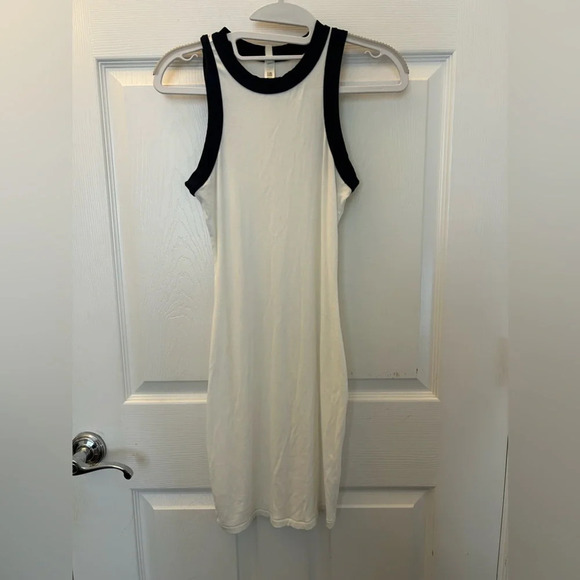 Skims Women's White and Navy Dress - Picture 4 of 7